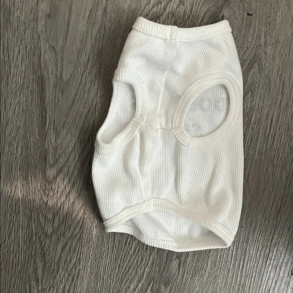 White dog tank top🐶